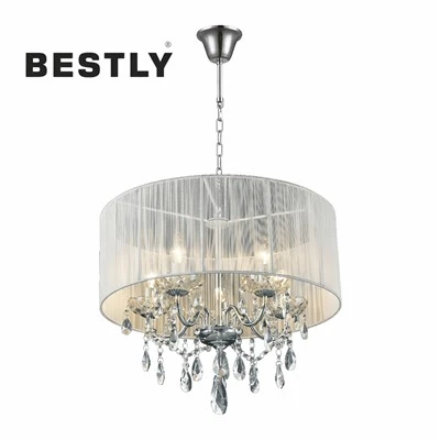 Lampadario di cristallo classico con paralume
